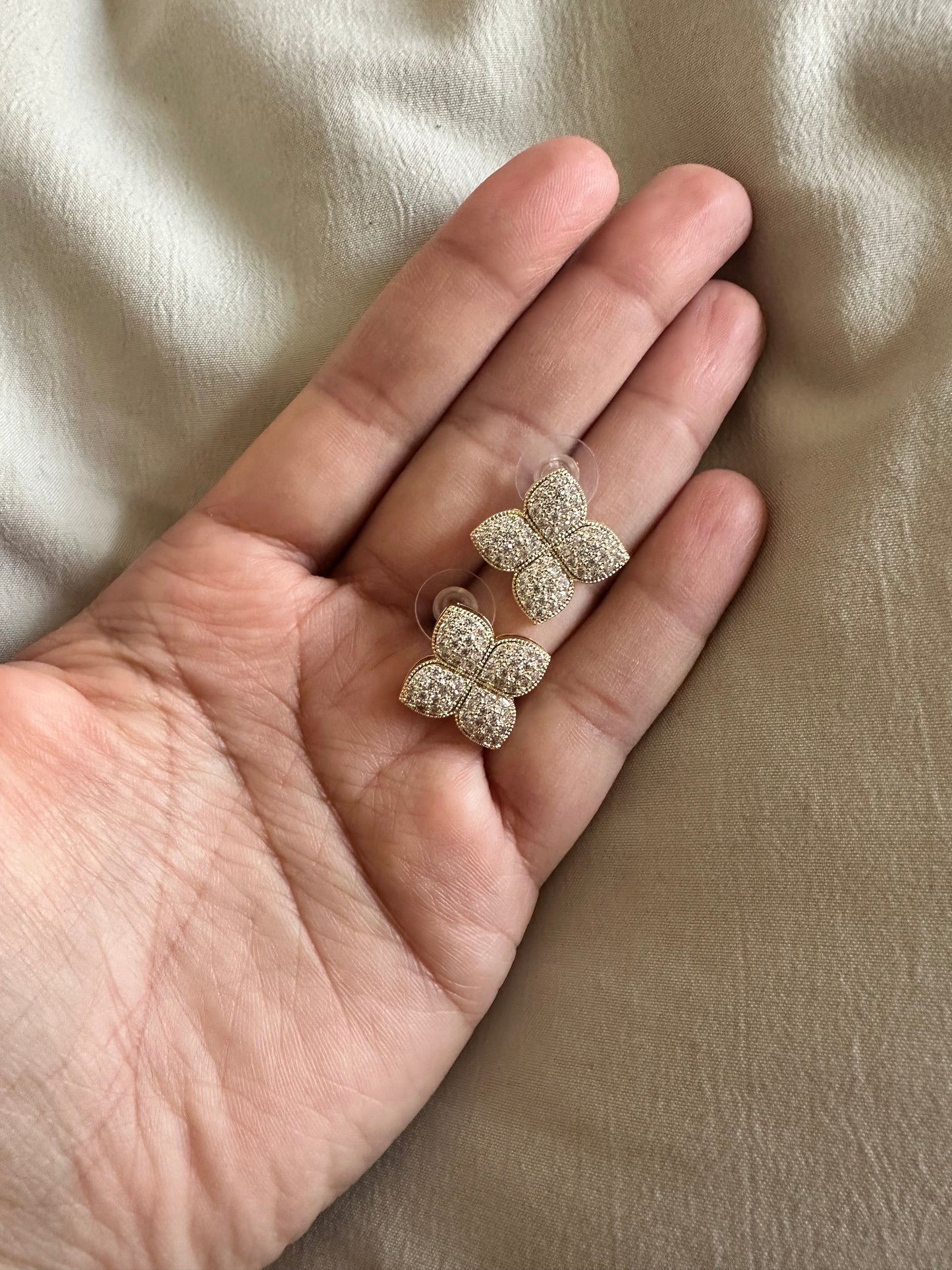 Veronica studs