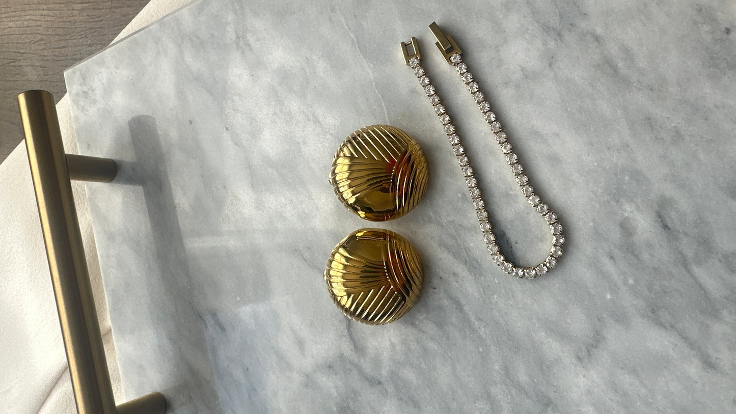 Round abstract Studs Earrings
