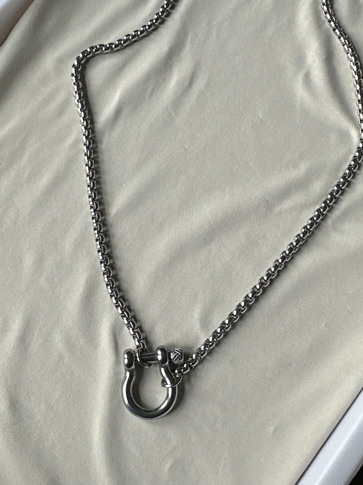 Horseshoe Necklace