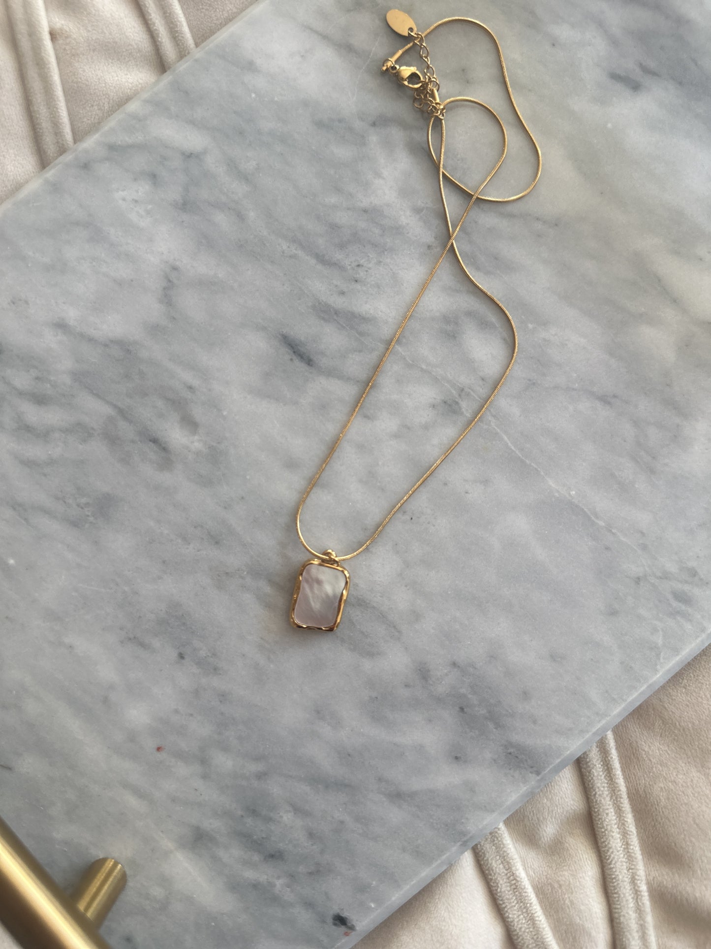 Minimalist Water pearl Necklace