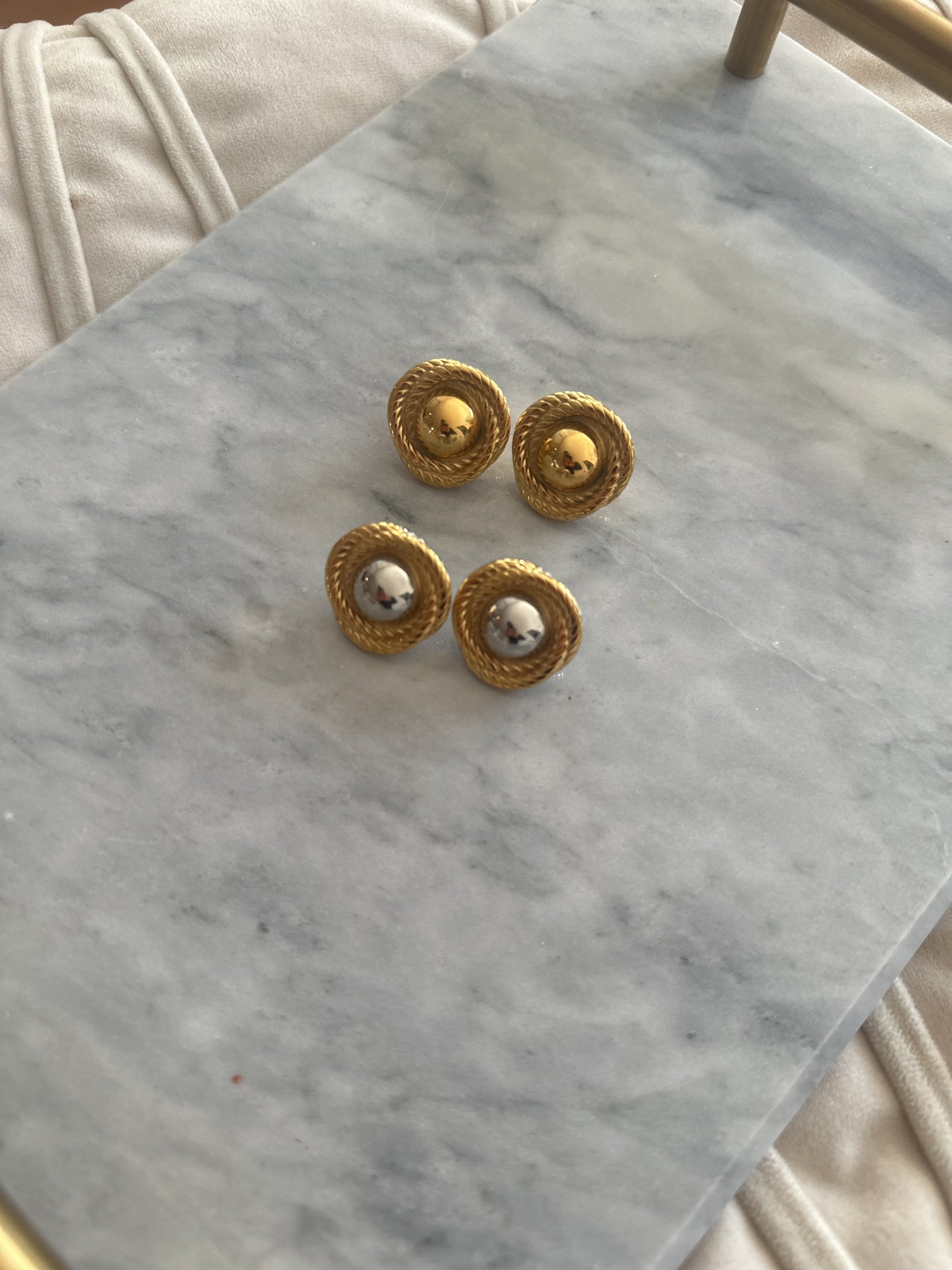 Demure round Earrings