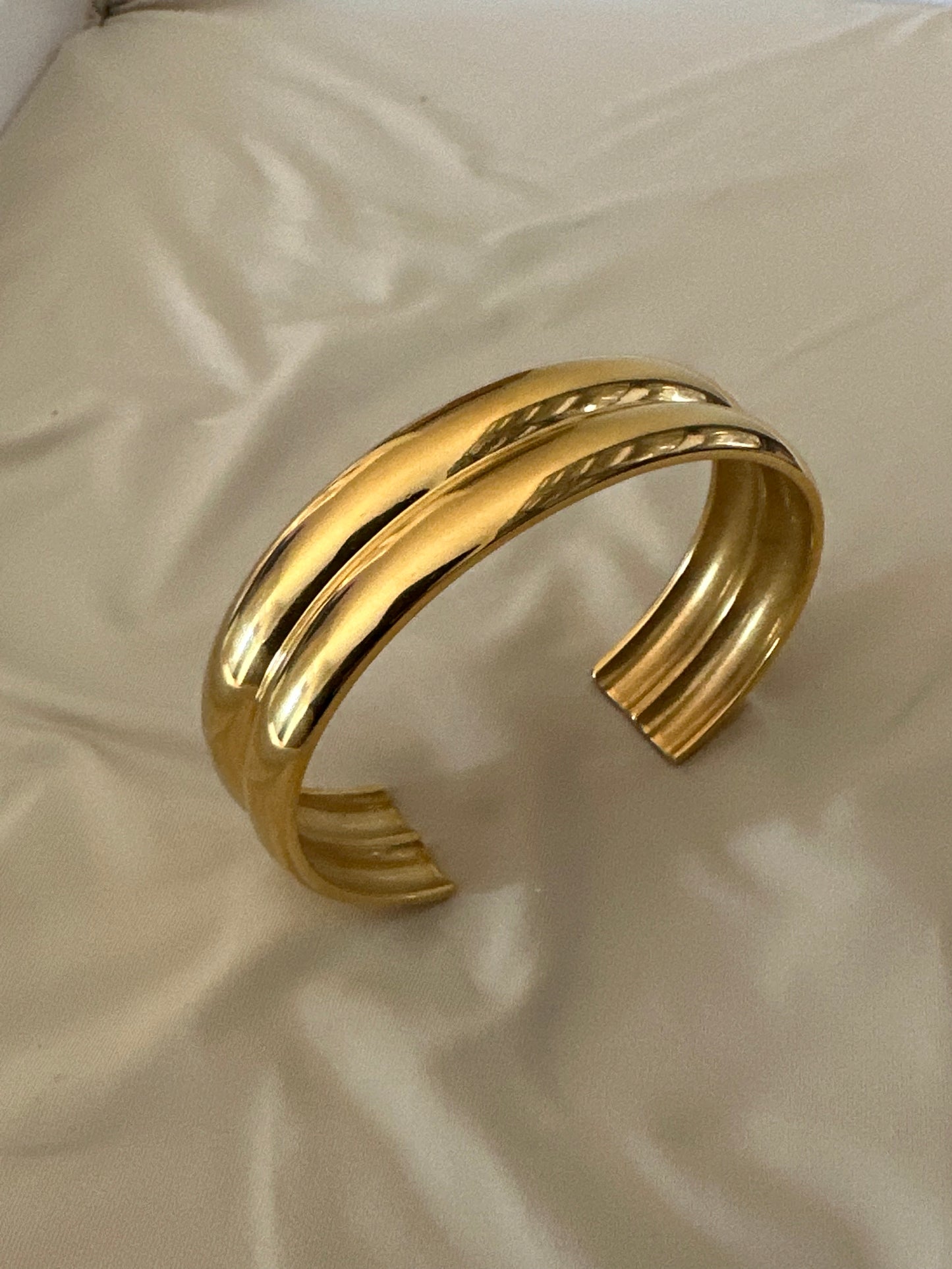 Abstract Bangle