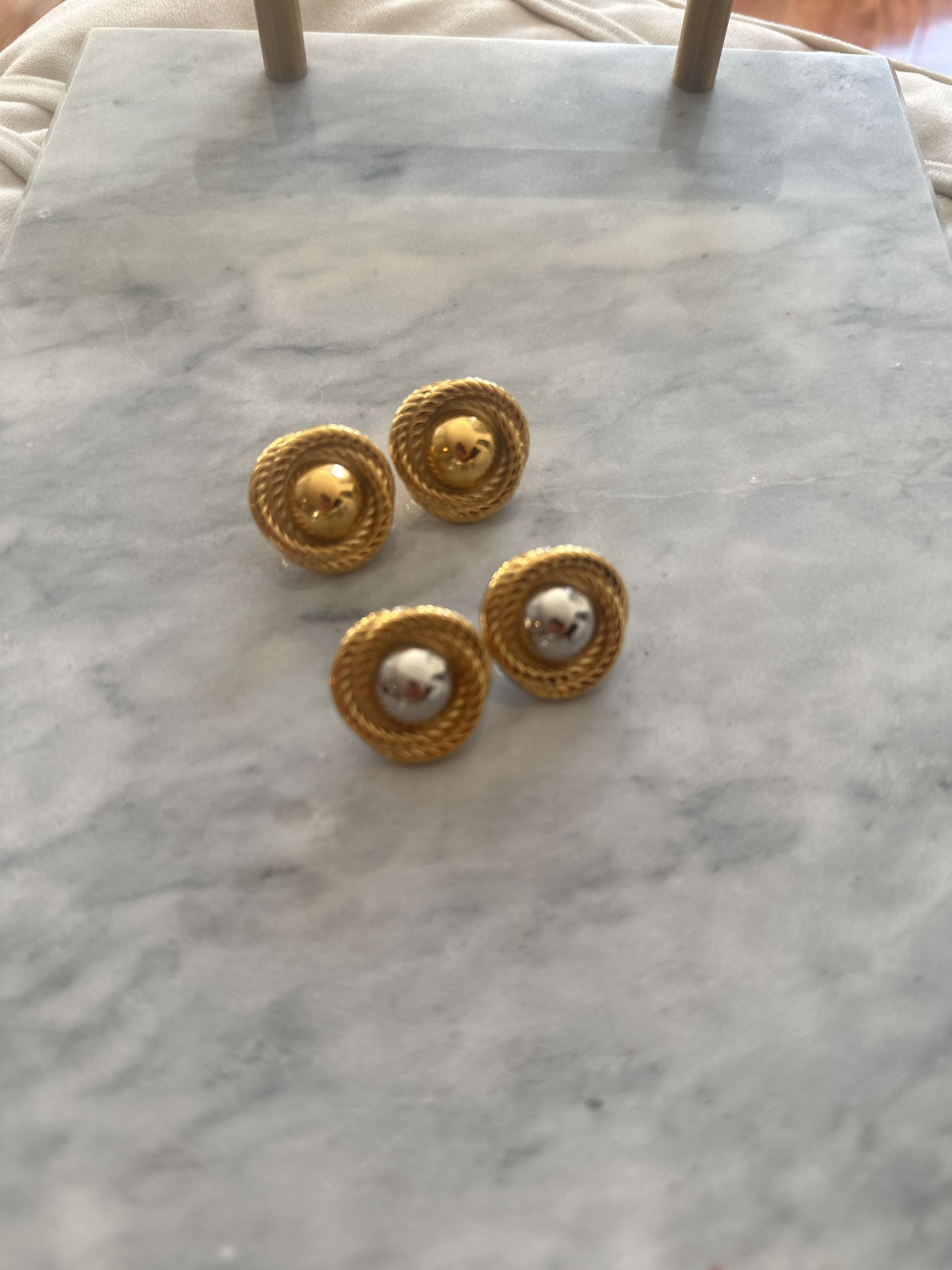 Demure round Earrings