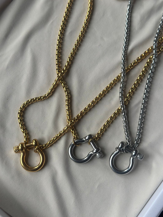 Horseshoe Necklace